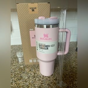 Stanley The Quencher H2.0 40oz FlowState Tumbler  Pink